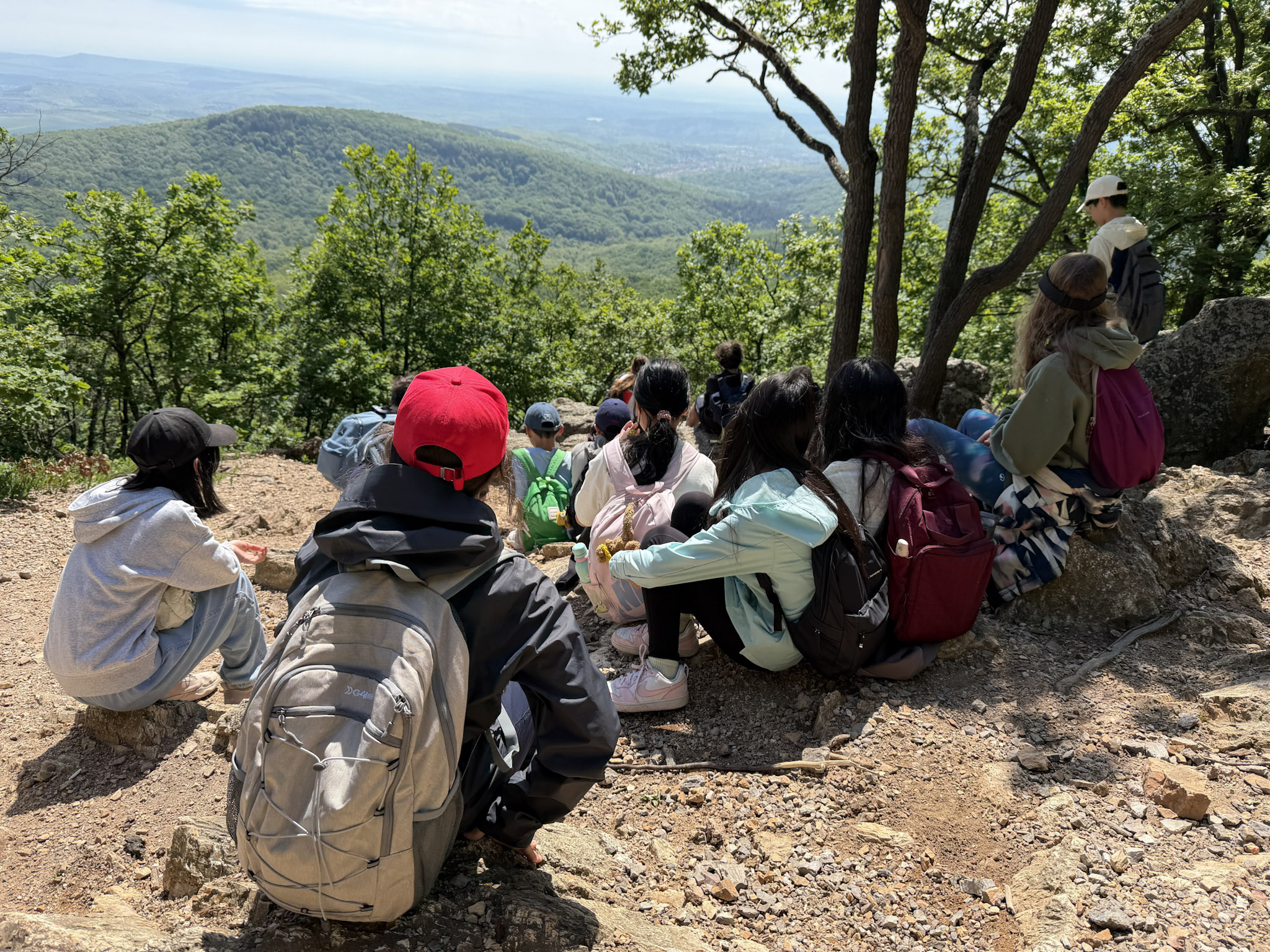 Grade-6-Core_Expedition_Eger_hike-1