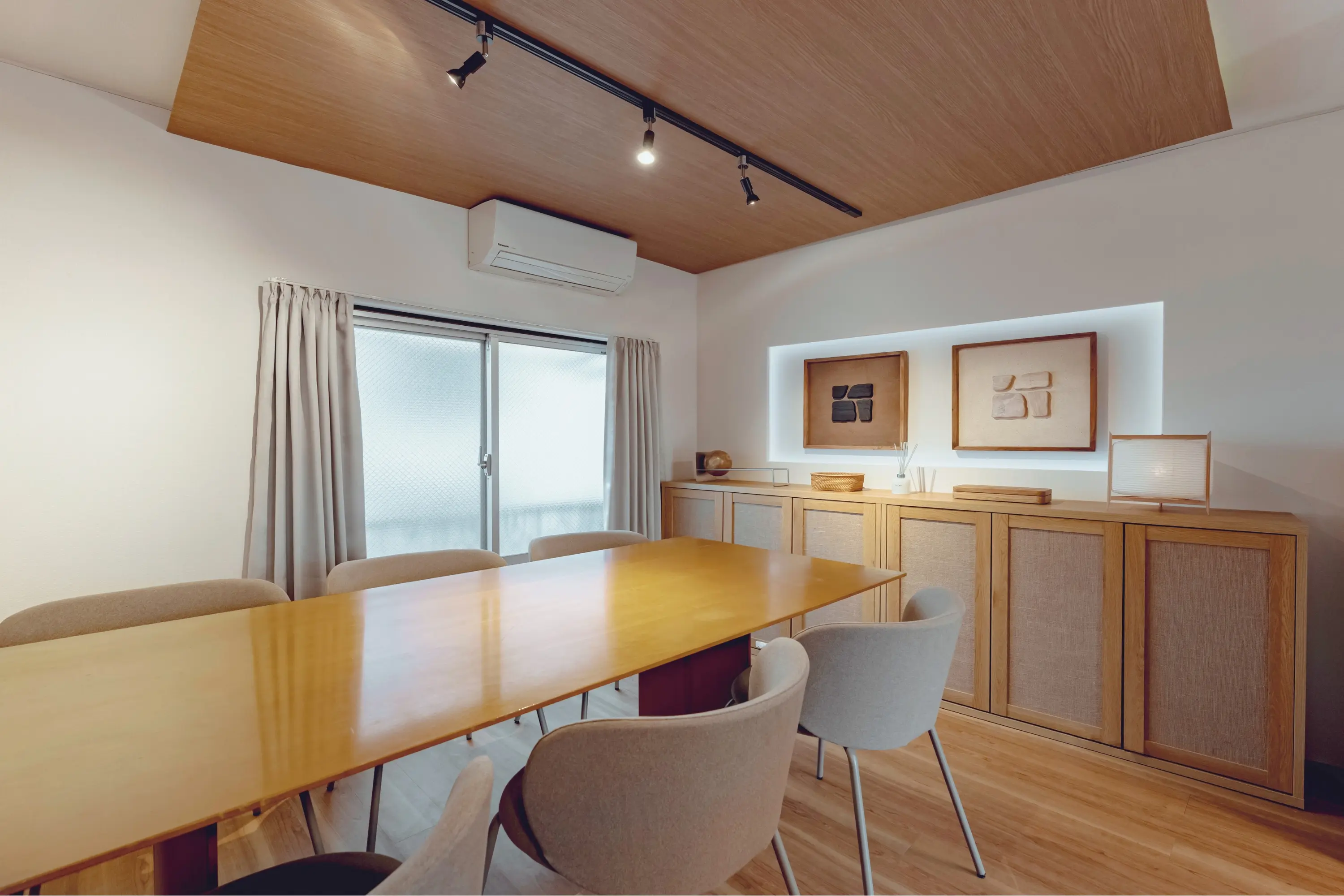 Fuyu Hatsudai dining room